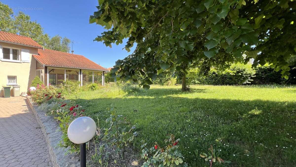 Photo 2 - Maison à LA TOUR-DE-SALVAGNY