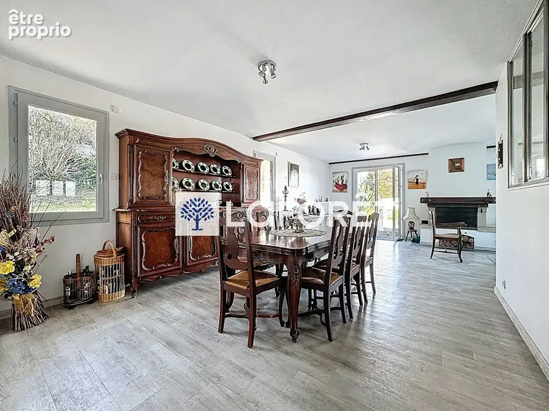 Maison Neyron le Haut, 7 pièces de 192m², terrain de 2423m², piscine, double garage - photo 7