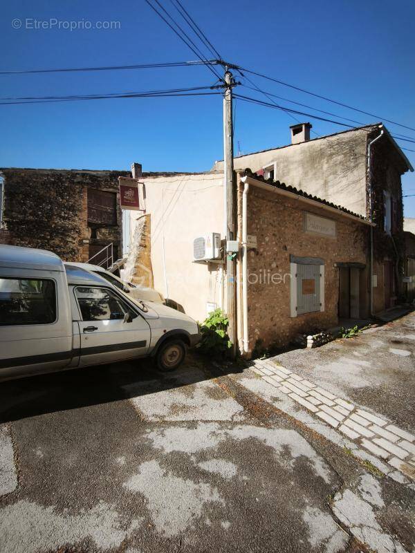 Commerce à ALLEMAGNE-EN-PROVENCE