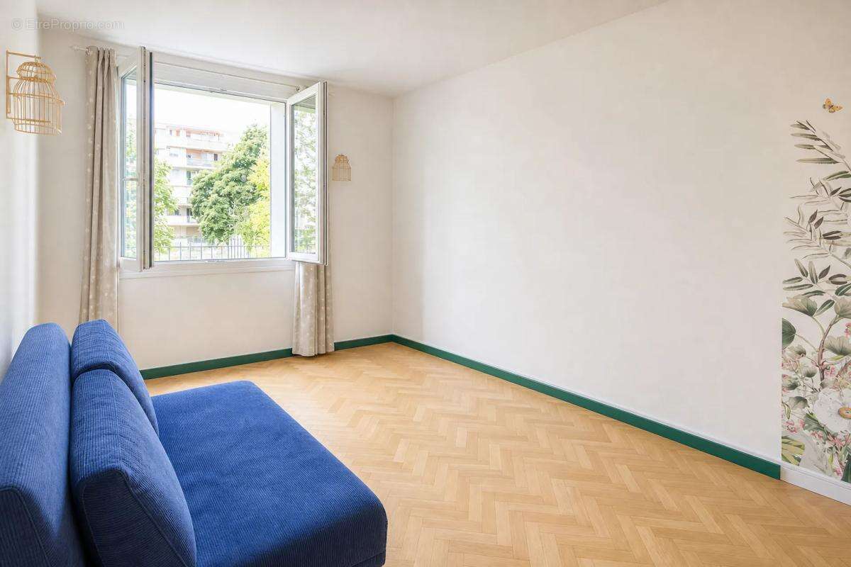 Saint-Cloud - Quartier Val d’Or - 71m² rénové - 3 chambres - Balcon - Gare 4mn - photo 10