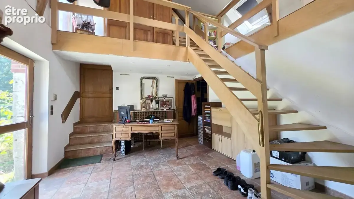 Propriété nichée dans la verdure avec 6000 m² de terrain située à Sommeron - photo 7