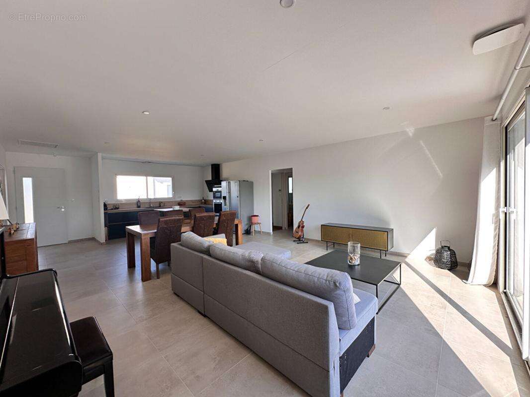 Maison 104 m² à Estillac  - photo 4