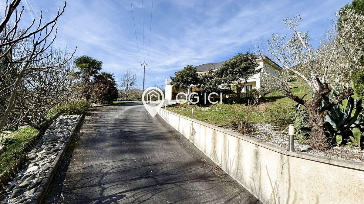 Maison à VIELLENAVE-D'ARTHEZ