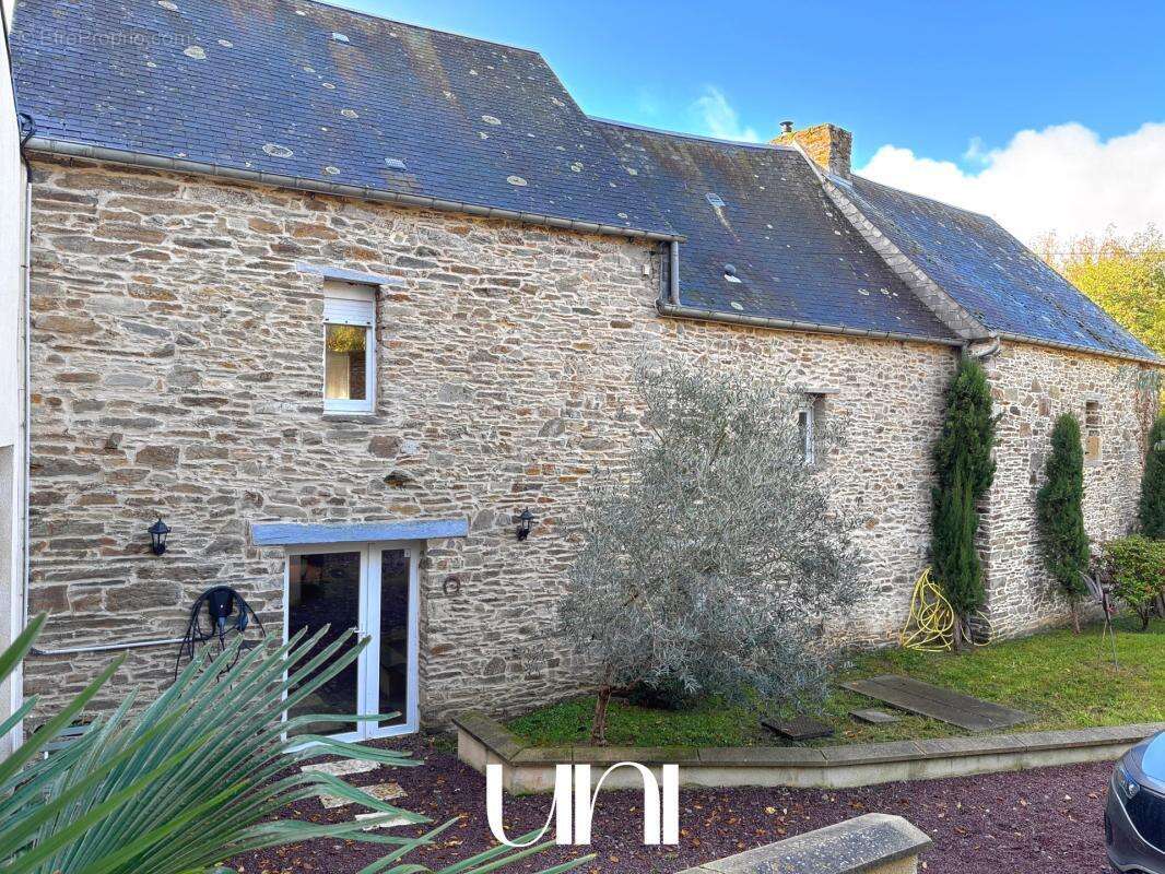 Maison à TROIS-MONTS