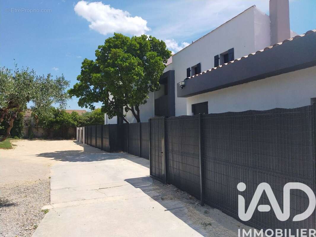 Photo 2 - Terrain à NIMES