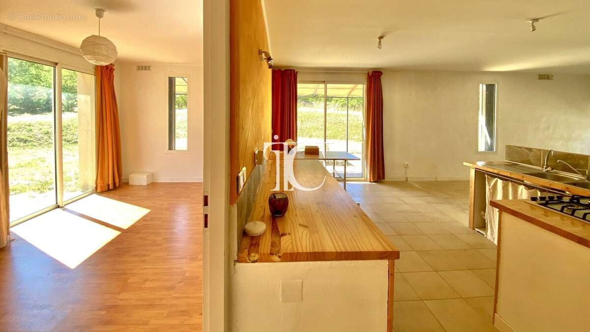 Secteur lussan, maison plain-pied 180m2 de conception bio-climatique, sur parcelle 6055m2 - photo 12