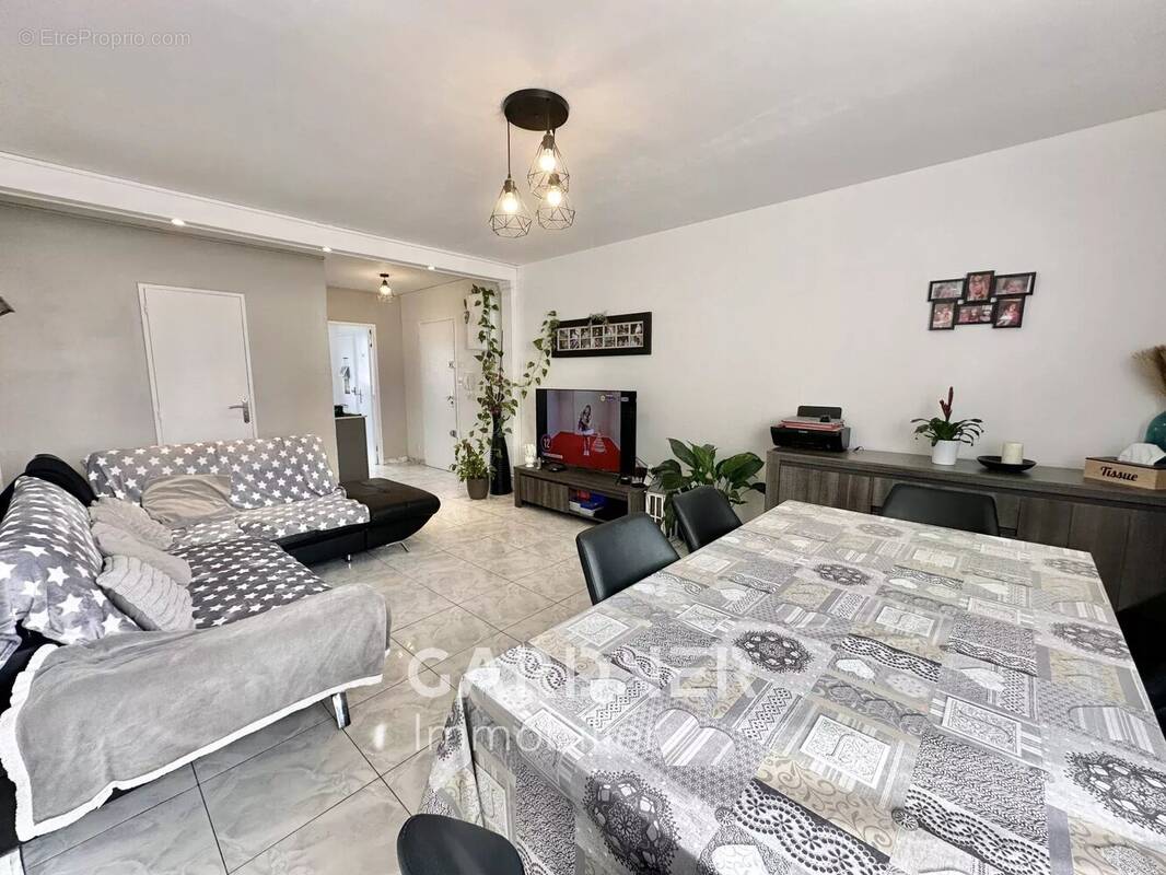 Appartement à MARSEILLE-11E