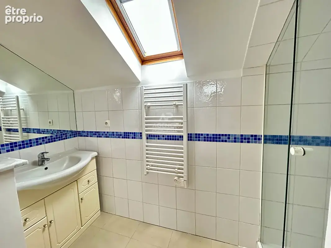 T2 Duplex Poissy Hyper Centre - photo 6