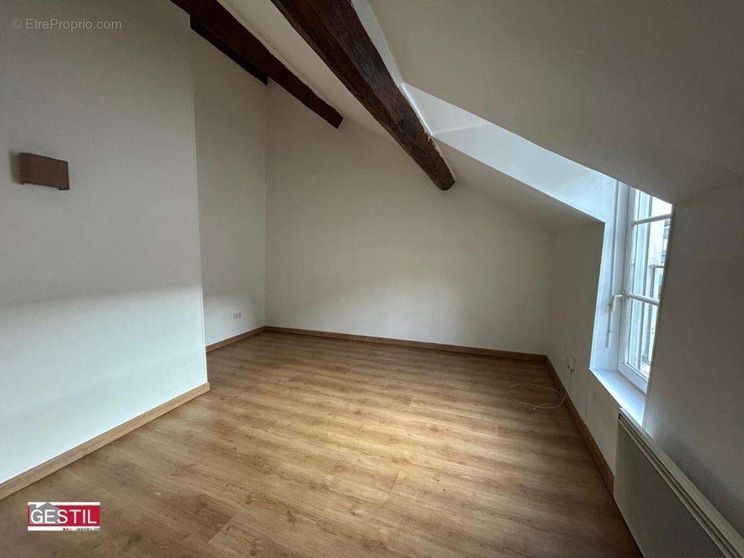 Appartement à NEUVILLE-SUR-OISE