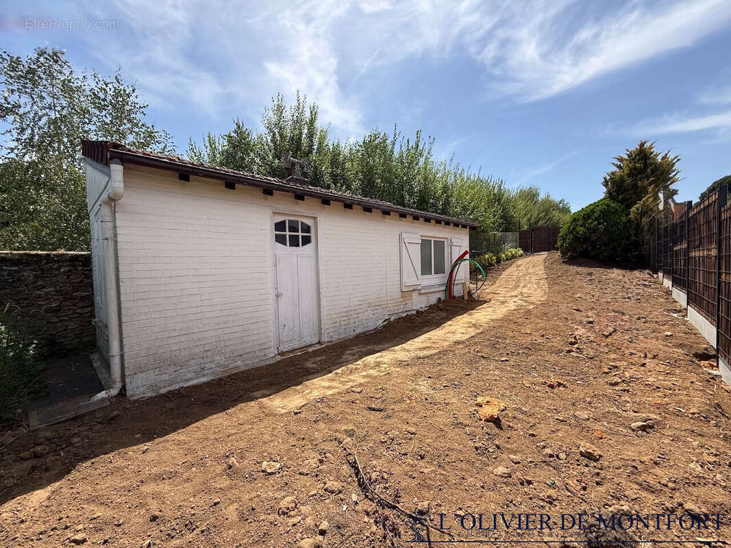 Terrain constructible de 246 m² - photo 2