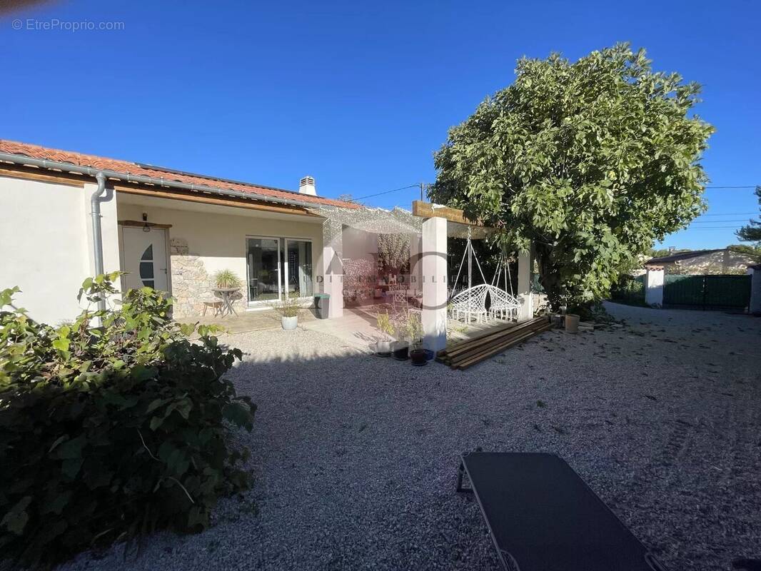 Maison à TOURRETTES