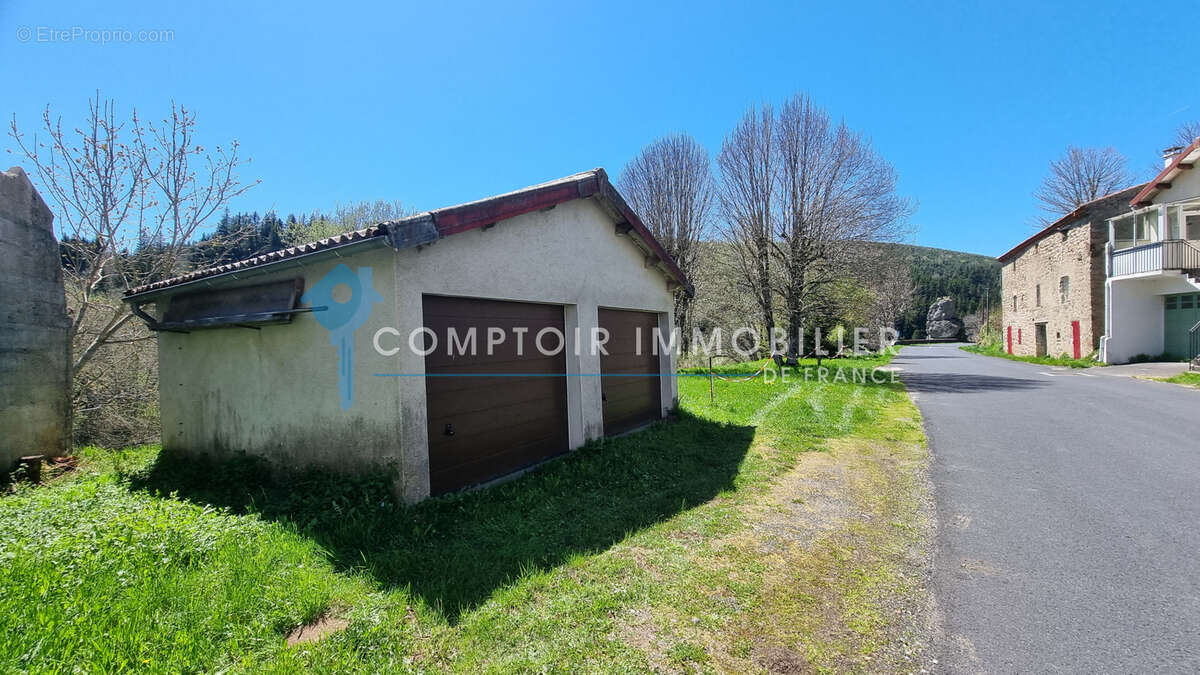 Dépt. 07 - A VENDRE Secteur COUCOURON - Maison de Village rénovée de 110 m2 - Parcelle de 2.100 m2 - photo 4