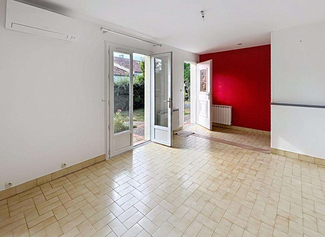 EXCLUSIVITE  THENAC Maison  de plain pied de 6 pièces 122 m2 - photo 2