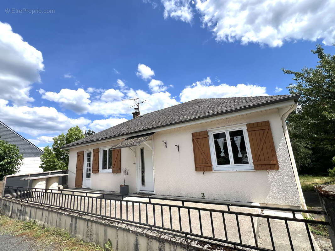 Maison à EGLETONS