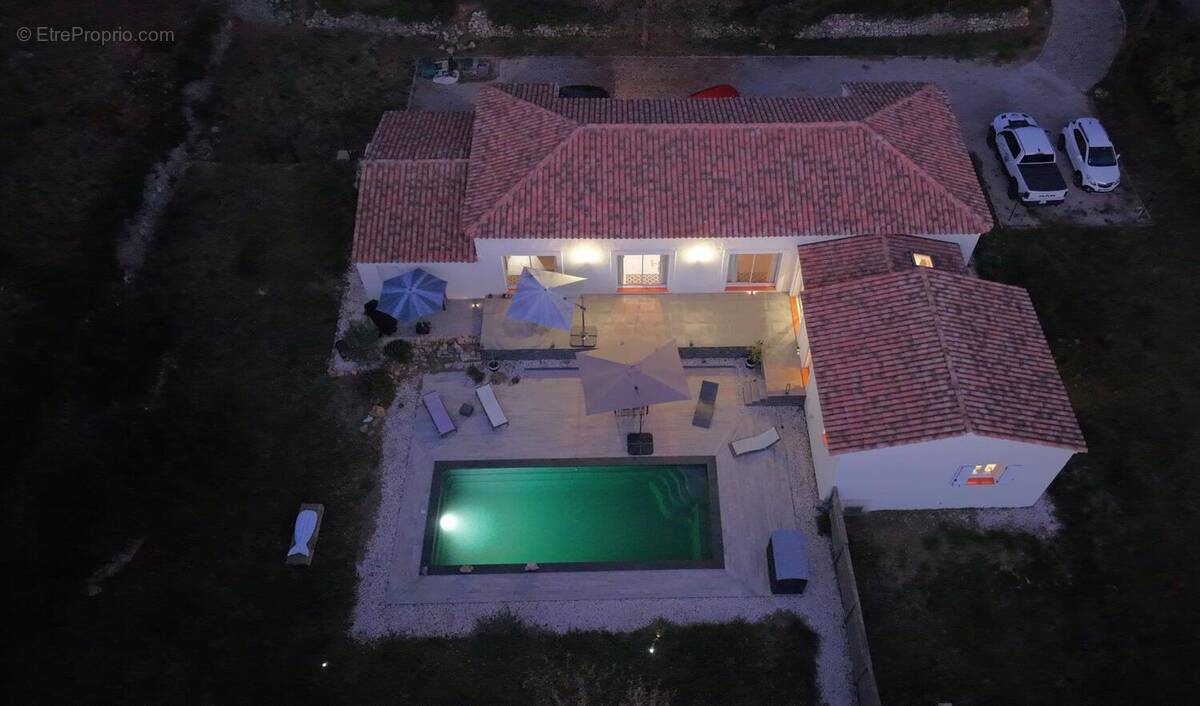 Photo 1 - Maison à TOURVES