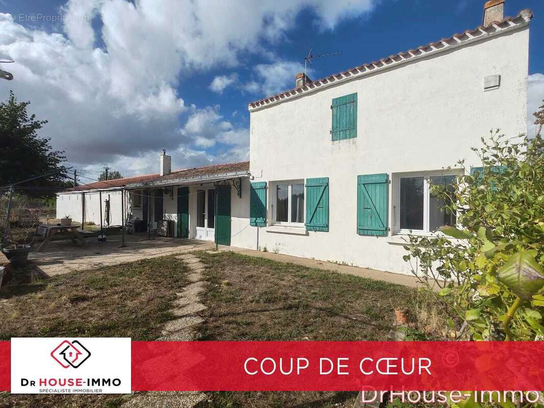 Maison à SAINTE-RADEGONDE-DES-NOYERS