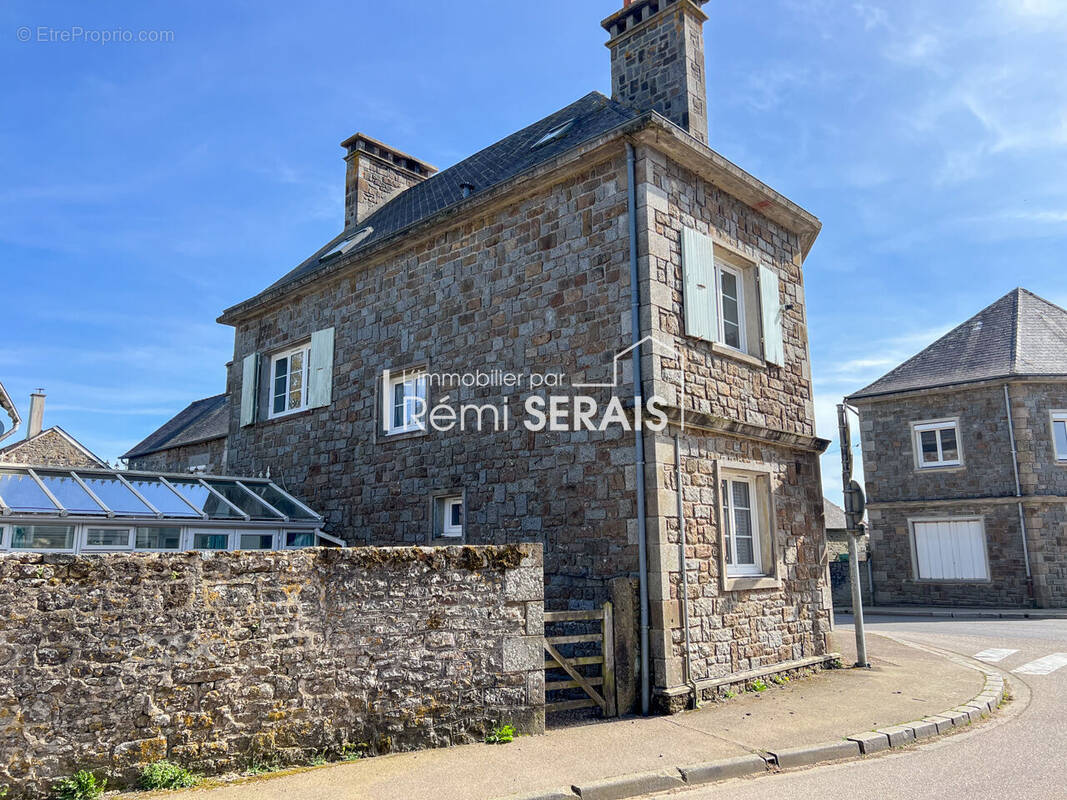 Maison à JOUE-DU-BOIS