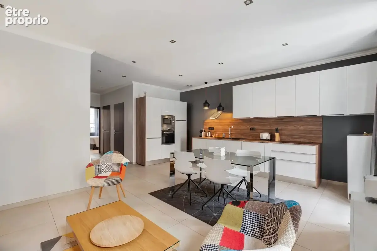 CANNES République - Appartement 3 pièces rénové - photo 2