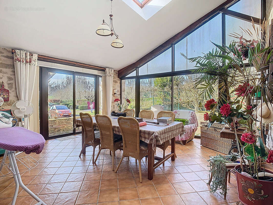 Maison à SAINT-JUNIEN