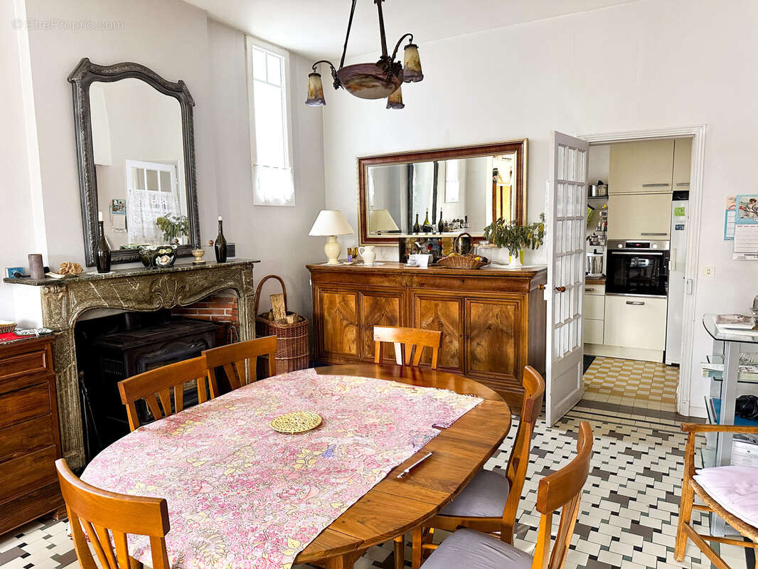 Maison à MESCHERS-SUR-GIRONDE