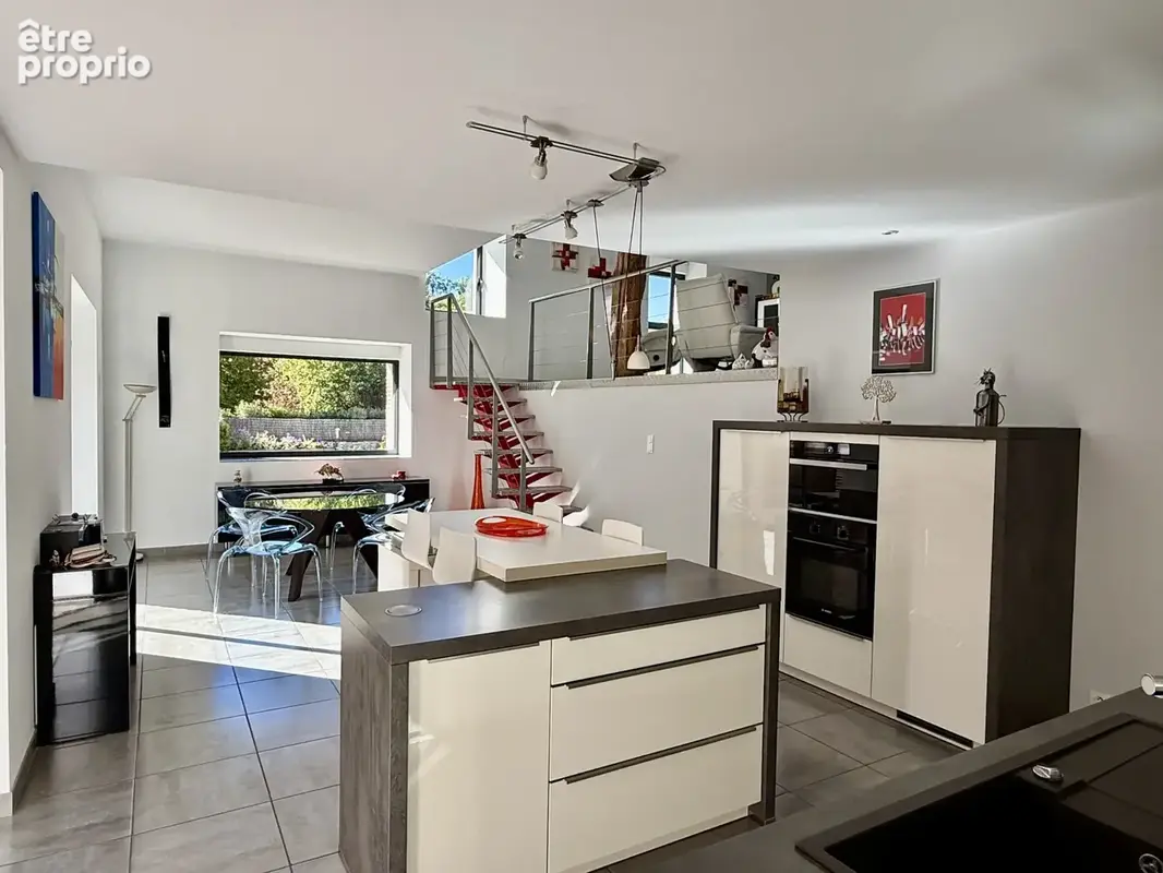 Magnifique maison en pierre entièrement rénovée, avec piscine et jardin arboré. - photo 8