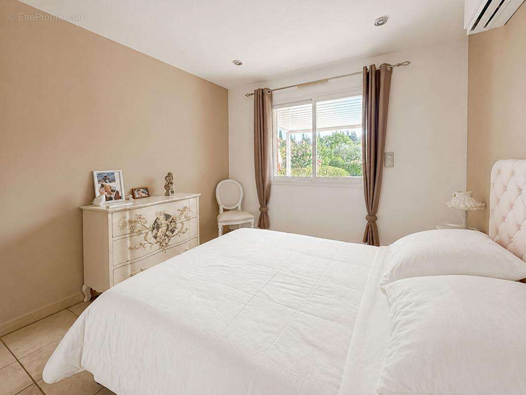 Maison  à vendre -  villa de plain -pied  avec piscine - photo 13