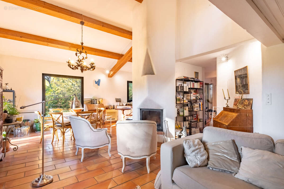 Maison à L&#039;ISLE-SUR-LA-SORGUE