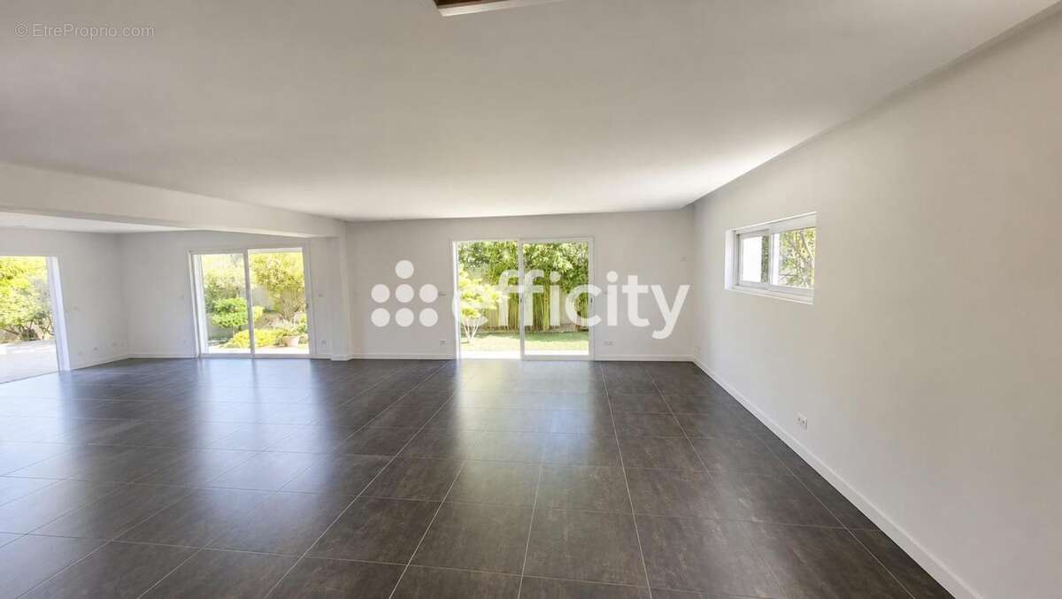 Divers immobilier d'entreprise - photo 2