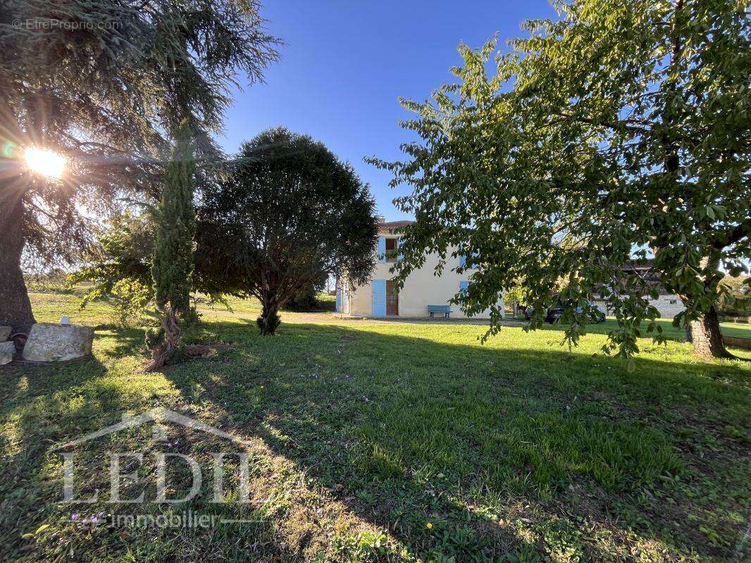 Maison à VALENCE-SUR-BAISE