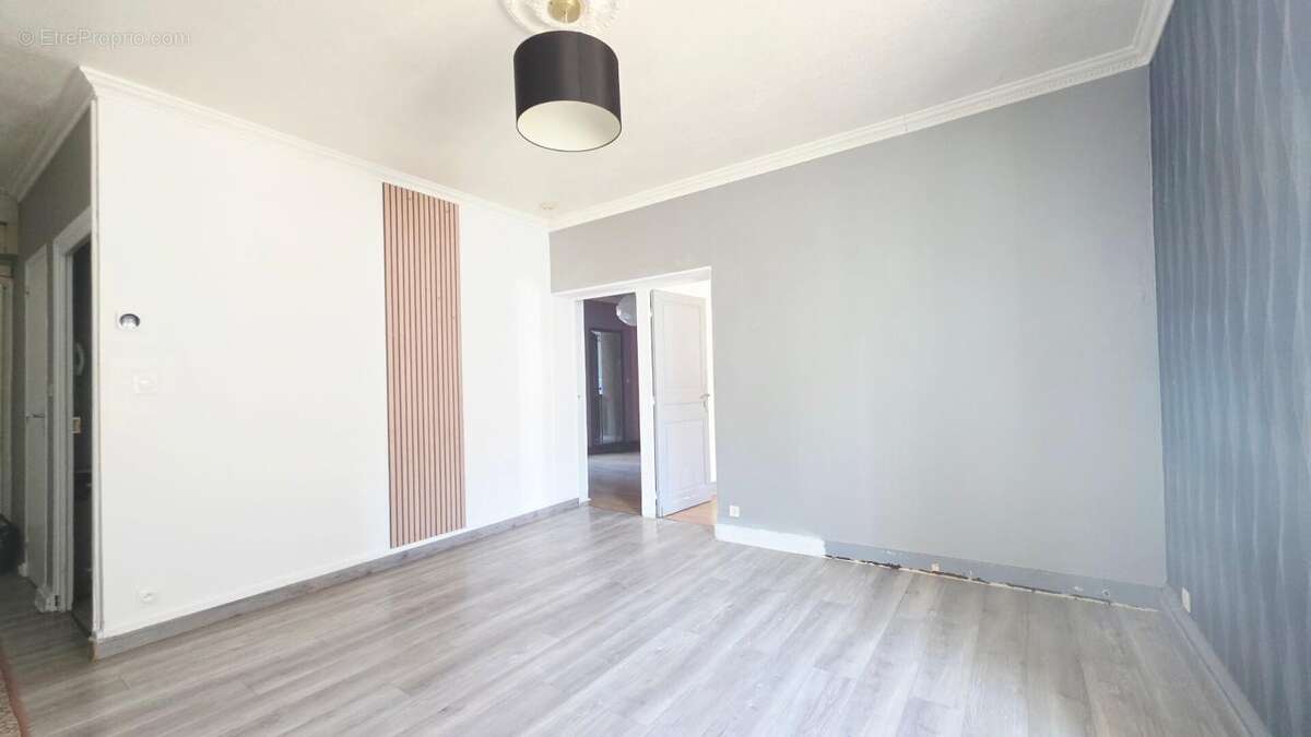 Bourges centre appartement 56m² 2 chambres terrasse garage - photo 4