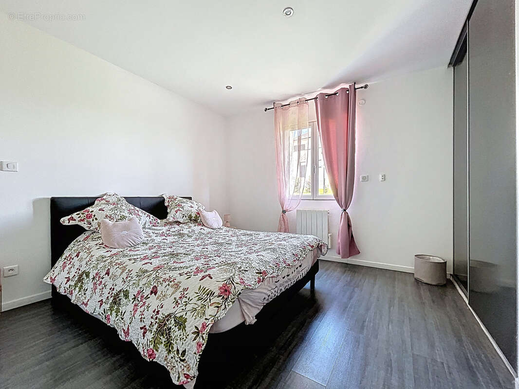 Maison à TERRASSON-LAVILLEDIEU