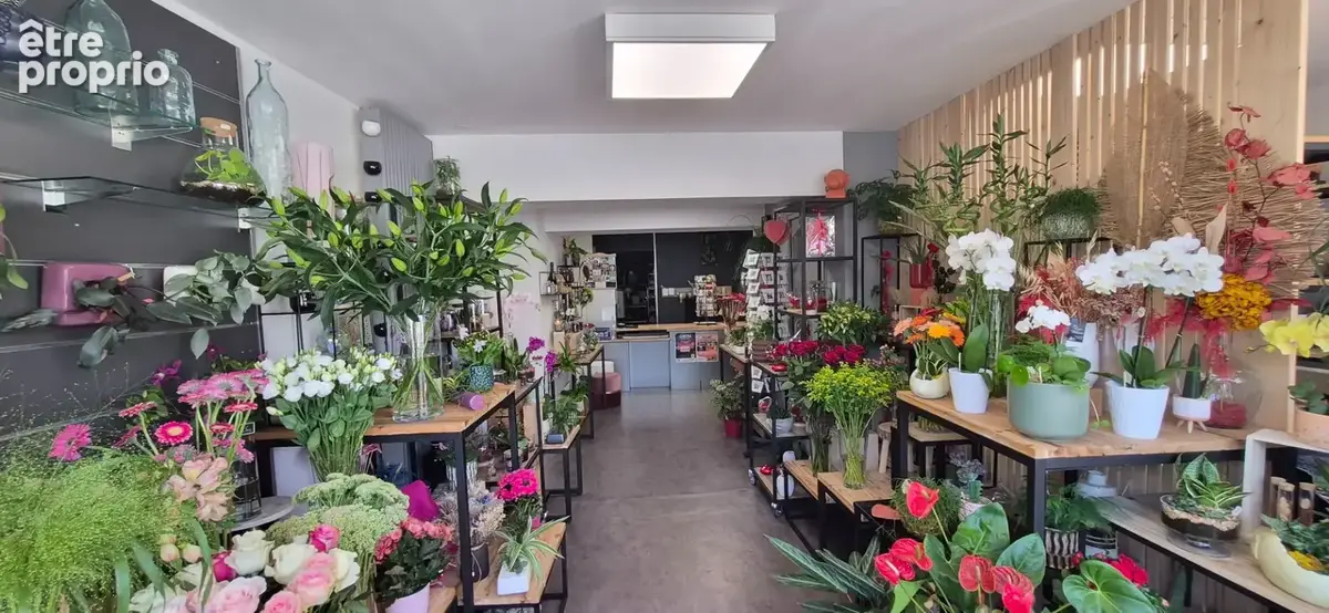 Fonds de commerce de fleuriste + immeuble à vendre à Gerzat (63) ! - photo 2