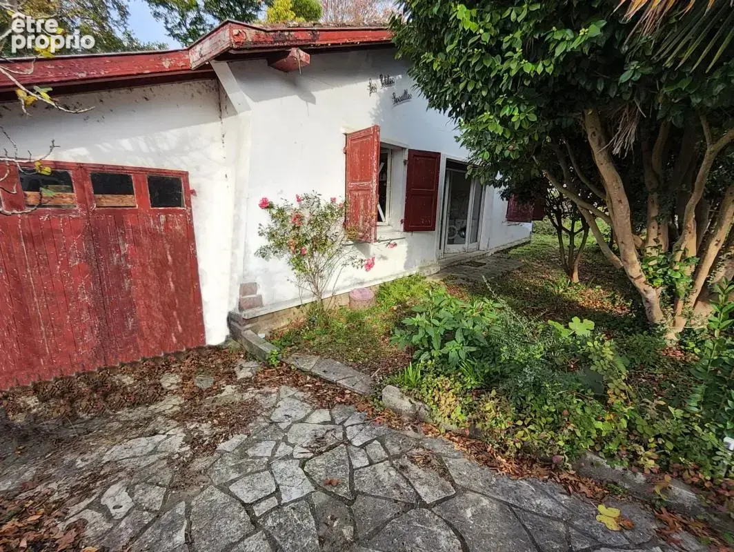 Maison À Vendre et à rénover de 70 m² – Bayonne, quartier calme en impasse - photo 2