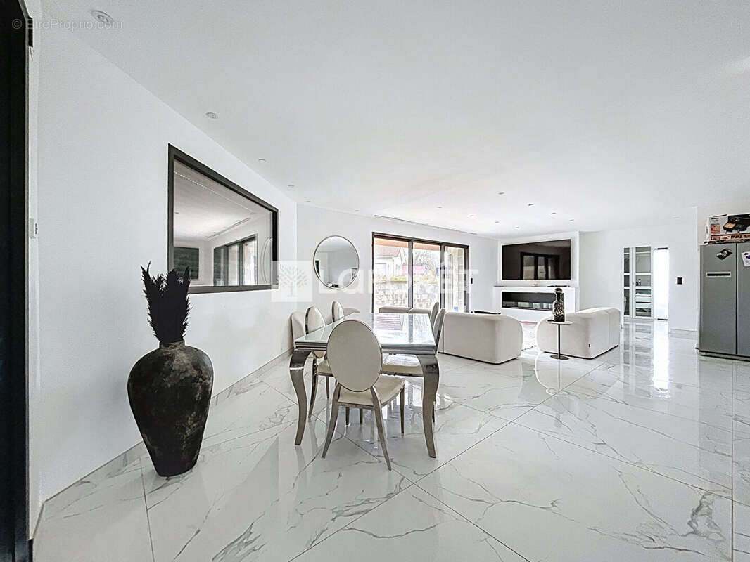 Maison à MEILLONNAS