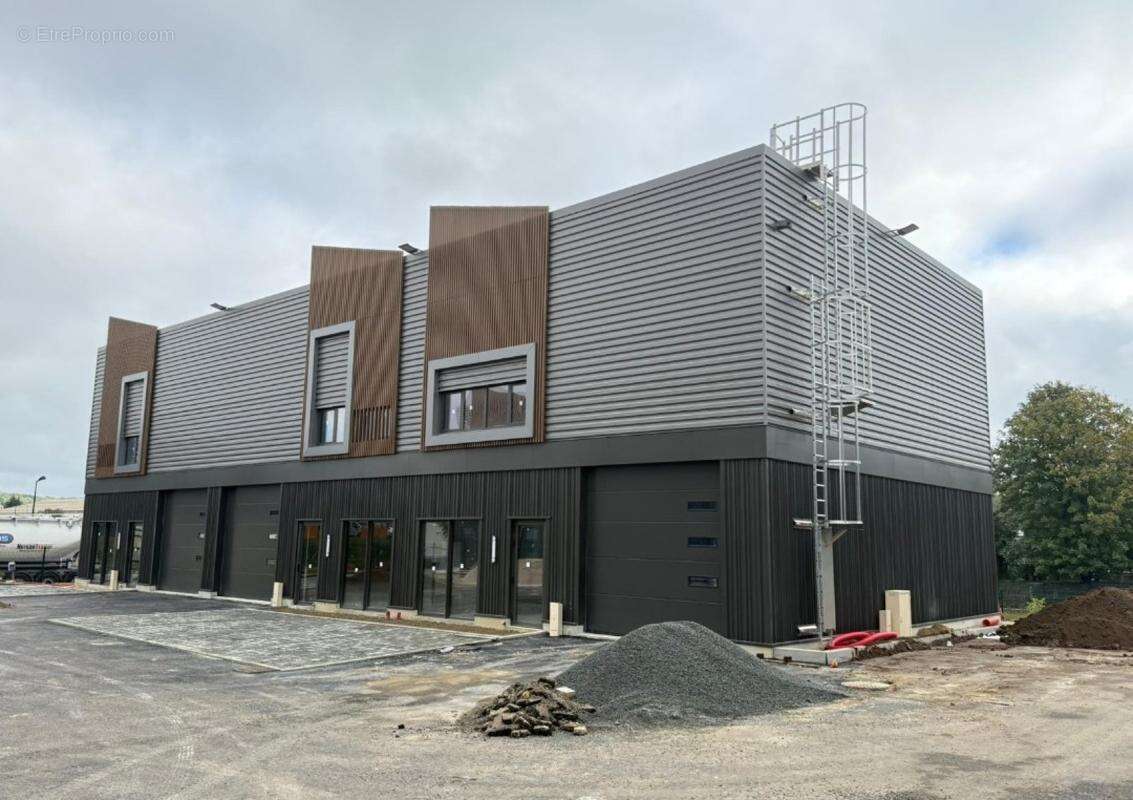 Commerce 181 m² à Courtry  - photo 5