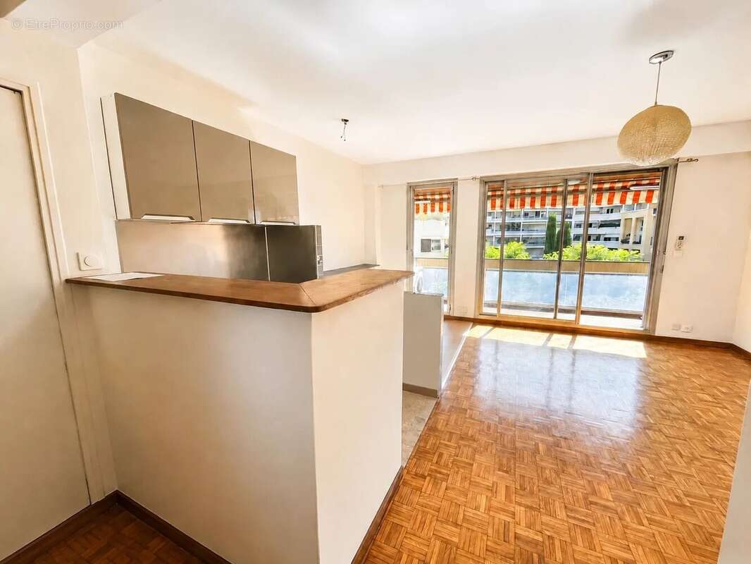 Appartement à MARSEILLE-8E