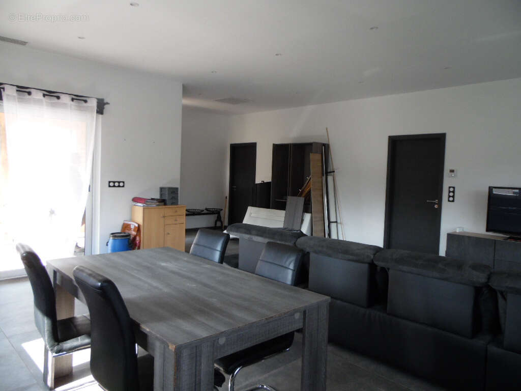 Maison à VIEUX-MOULIN