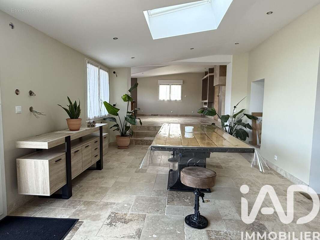 Photo 5 - Maison à CRECY-LA-CHAPELLE