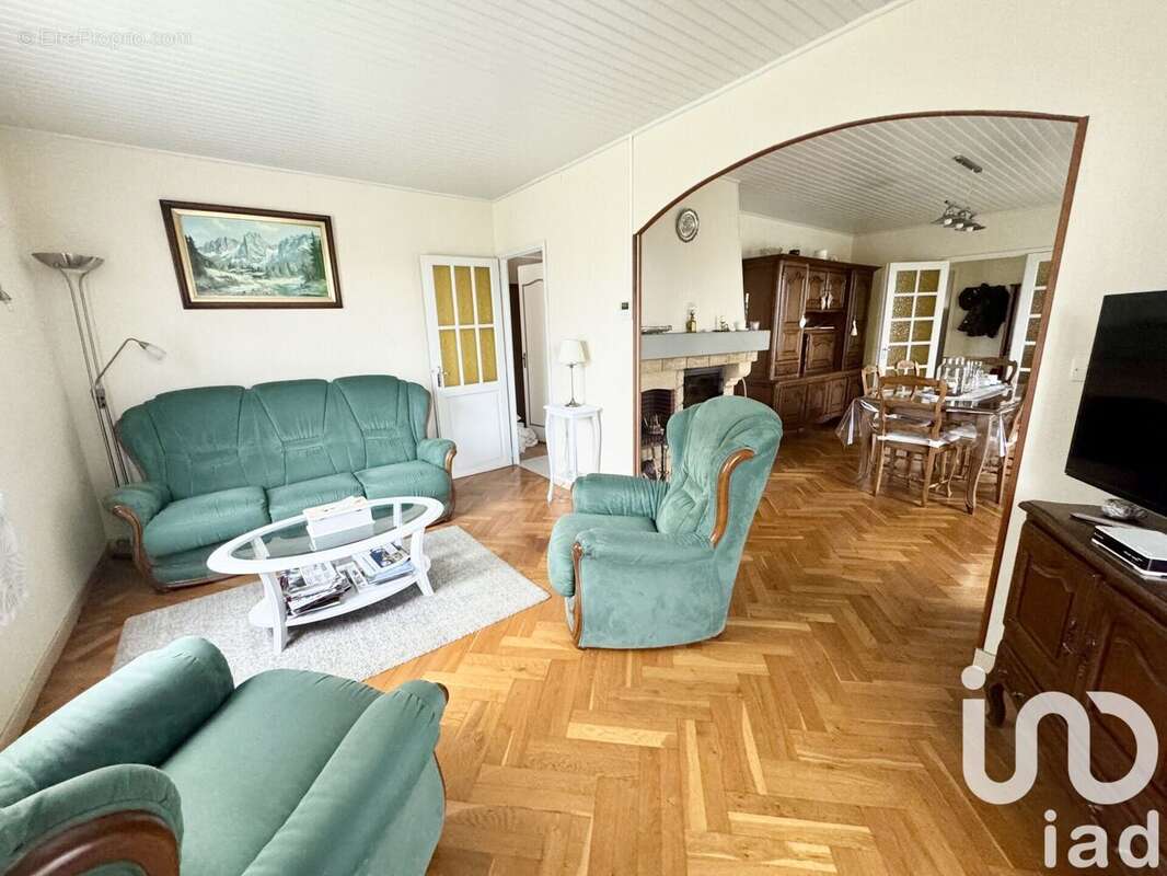 Photo 5 - Maison à CHAMPAGNE-VIGNY