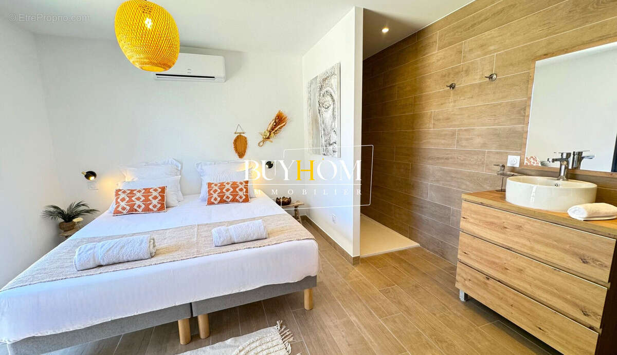 Maison à L'ISLE-SUR-LA-SORGUE