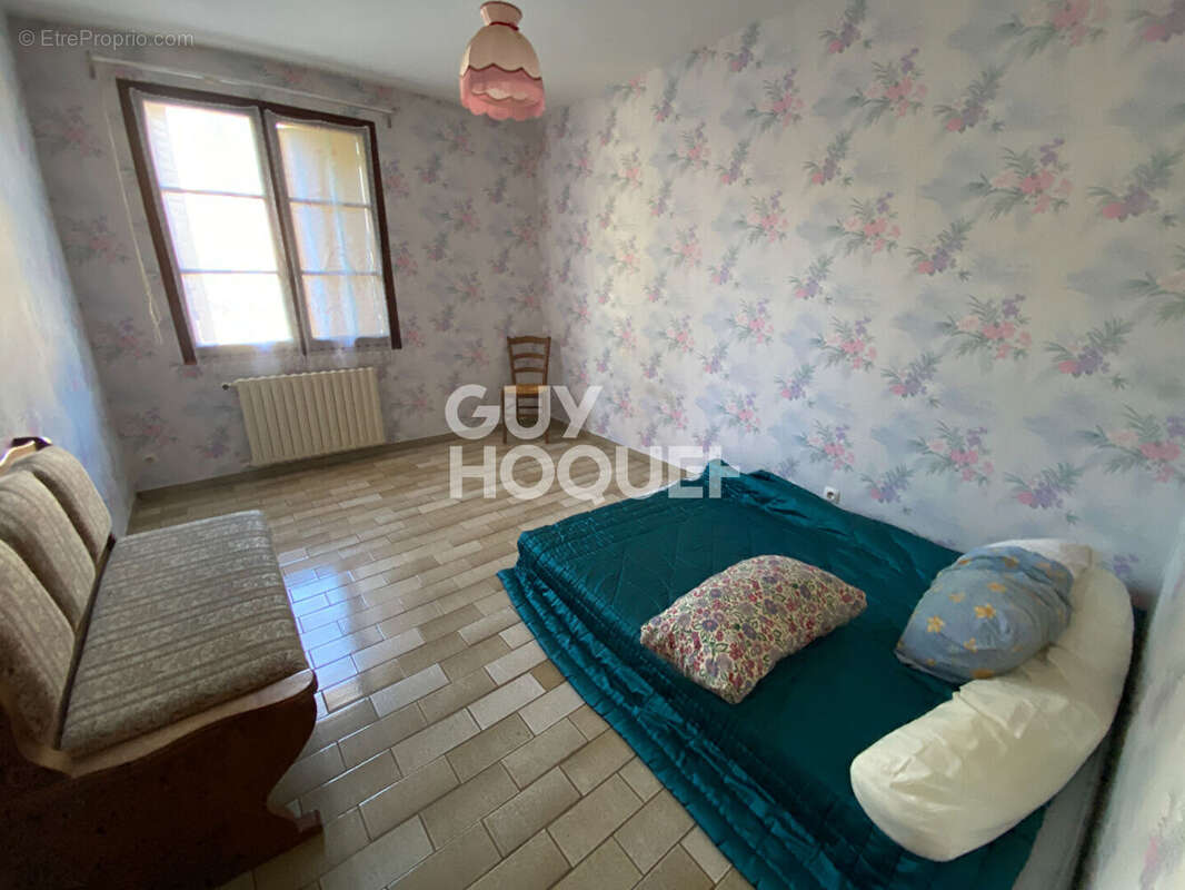 Maison à SAINT-ETIENNE-DE-FONTBELLON