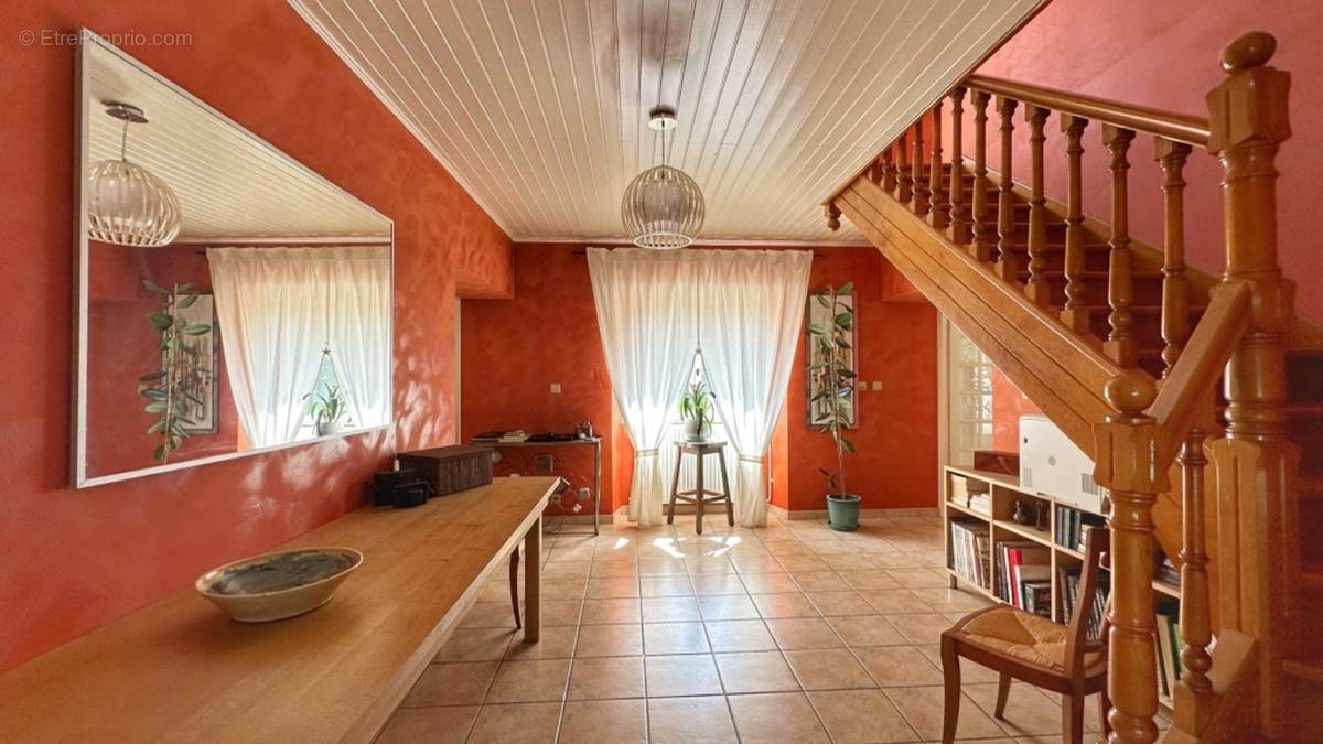 Maison à SAINT-BUEIL