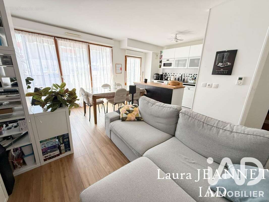 Appartement 81 m² à Cergy  - photo 2