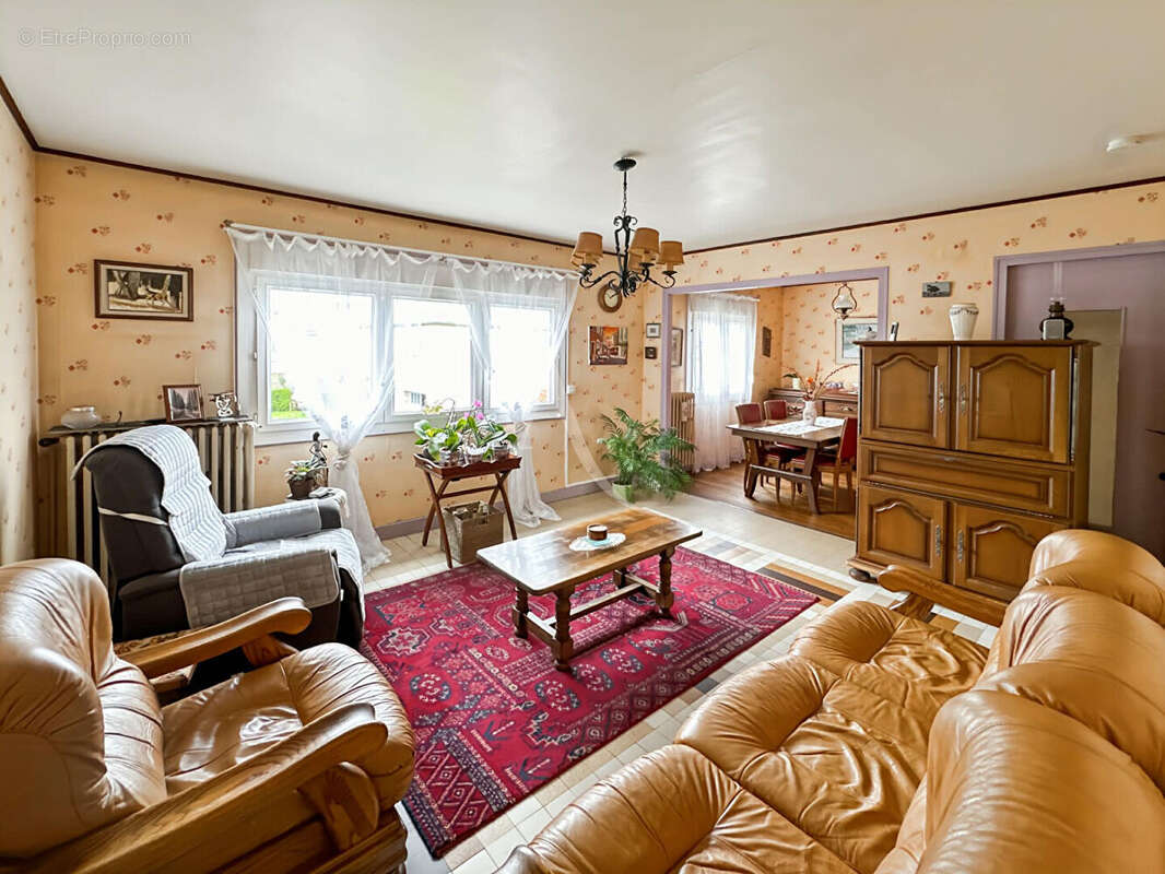 Maison à ETREPAGNY