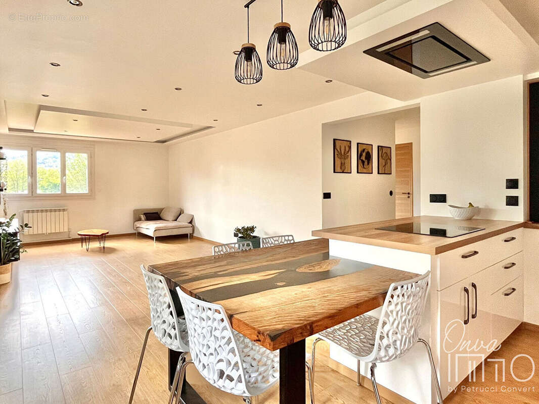 Appartement à FONTAINES-SUR-SAONE