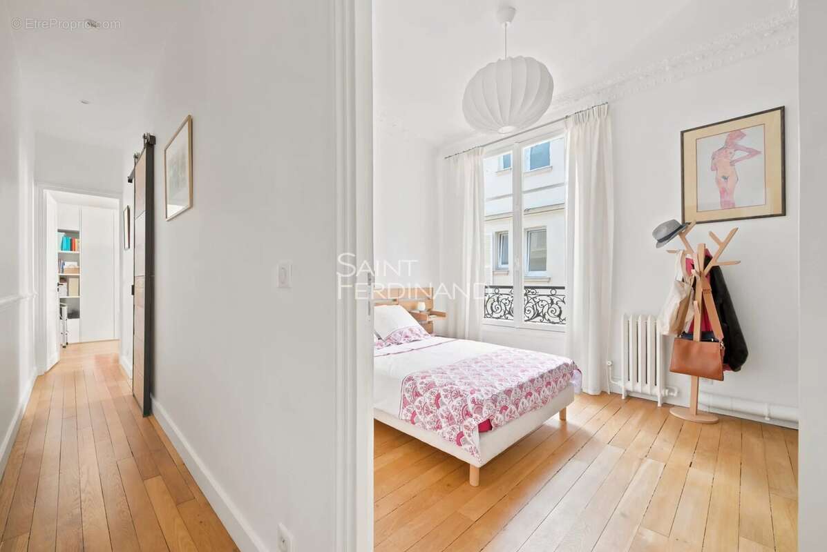 Appartement à PARIS-17E