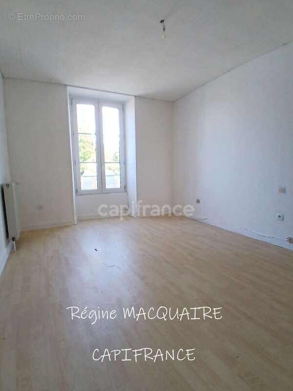 Maison à vendre 4 pièces SOURDEVAL (50) : 3 chambres, garage et extérieur privatif - photo 10
