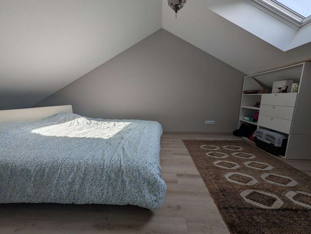 Appartement à LES CLAYES-SOUS-BOIS