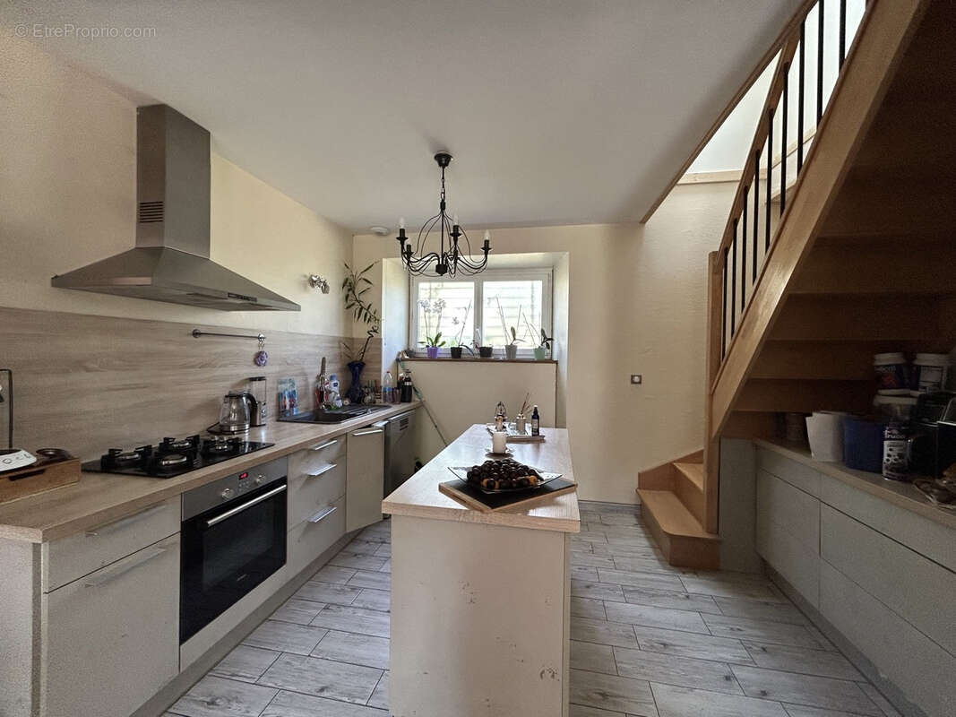 Maison à SAINT-PRIEST-DE-GIMEL