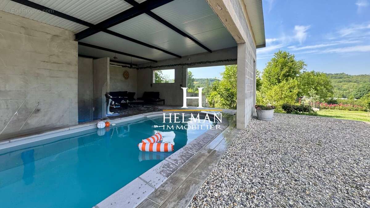 Maison à ACQUIN-WESTBECOURT